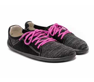 Avec les lacets rose (supplémentaires) - chaussure minimaliste Ace de Be Lenka