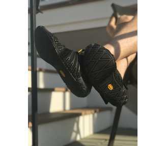 Photo d'une paire de chaussures Furoshiki Knit High noire pour homme