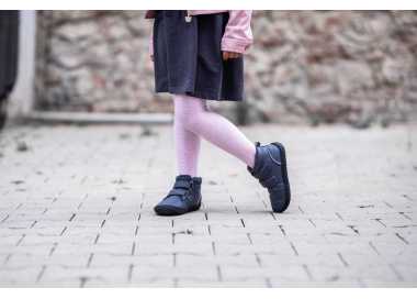 Photo d'une chaussure minimaliste enfant Penguin couleur grise (charcoal) pour l’automne et l'hiver