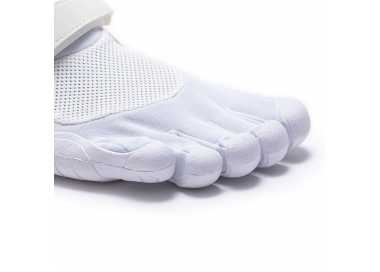 Partie avant (orteils) des chaussures minimalistes à doigts Vibram FiveFingers KSO Vintage blanche 21M1410