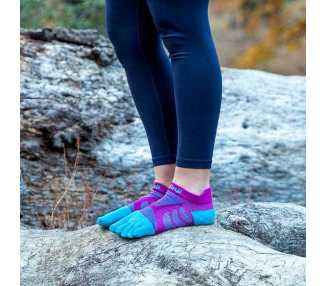 Photo d'une paire de chaussettes à doigts INJINJI Ultra Run No-Show Jam Femme pour la course à pied couleur rose et bleu
