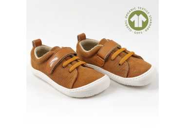 chaussures minimalistes modèle Harlequin Vegan, coloris honey, marque Tikki Shoes