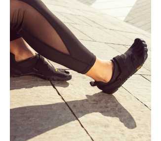 Photo des chaussures minimalistes Vibram FiveFingers KMD Sport 2.0 Femme noir portées - 21W3601