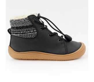 Chaussures minimalistes modèle Beetle, coloris noir, marque Tikki Shoes vu de côté
