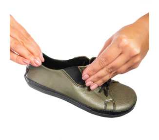 Enfilage simplifié des Promenade Junior, chaussures minimalistes pour enfant de la marque Magical Shoes