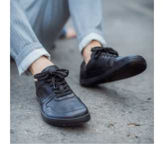 Photo des chaussures minimalistes noires en cuir Dionysos de la marque Angles