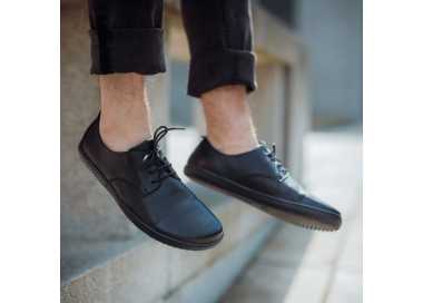 Photo des chaussures minimalistes noires en cuir Chronos de la marque Angles