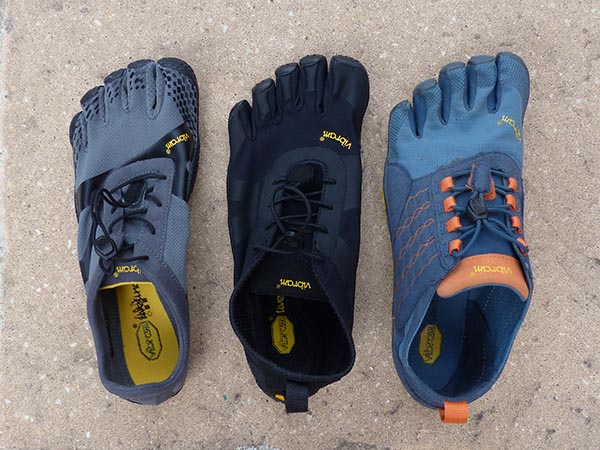 FiveFingers KSO EVO grise, V-Alpha noire, Trek Ascent bleu