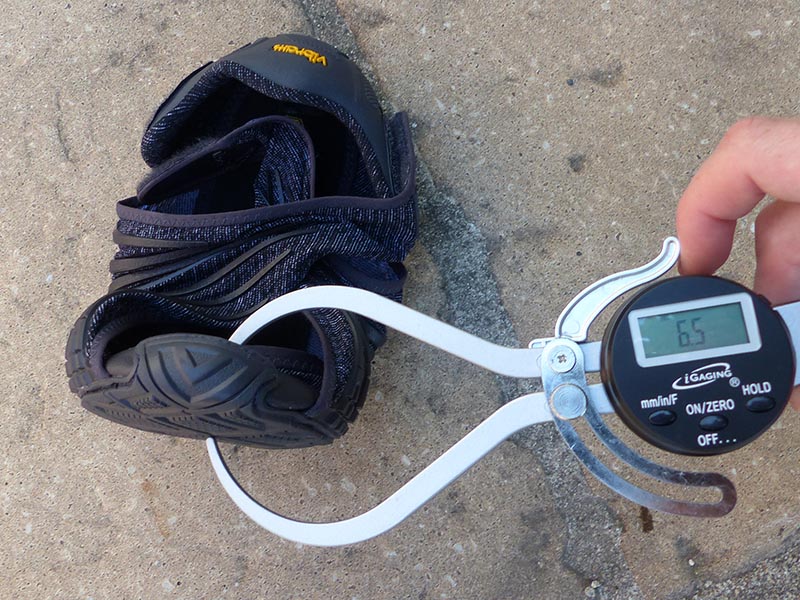 Photo de prise de mesure à l'avant d'une chaussure Vibram Furoshiki